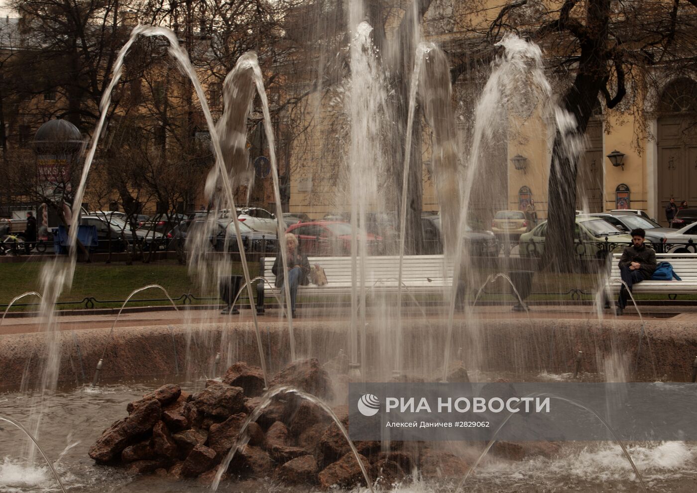 Открытие сезона фонтанов в Петербурге