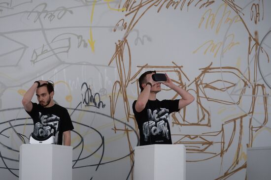 Открытие выставки виртуальной реальности "Метаформы"
