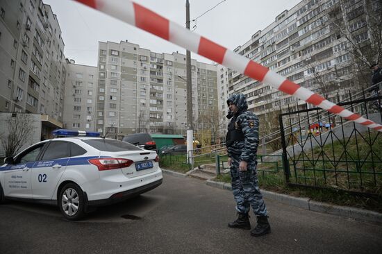 Склад оружия и боеприпасов нашли в подвале жилого дома на юге Москвы