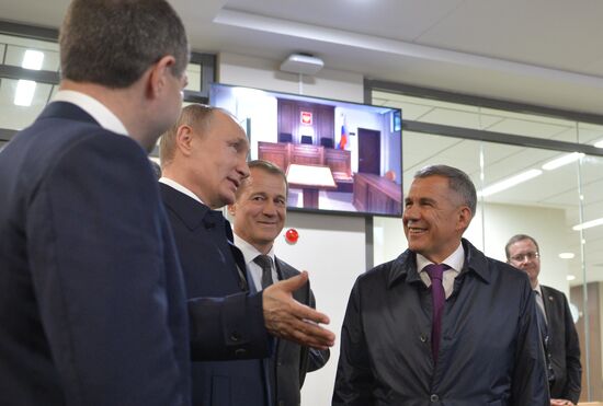 Рабочая поездка президента РФ В. Путина в Казань