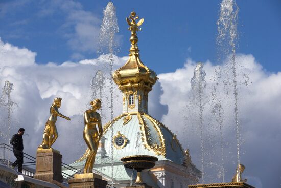 Открытие фонтанов в Петергофе
