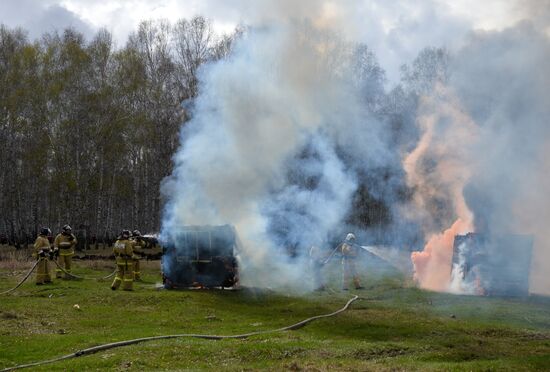 Учения МЧС в городах России