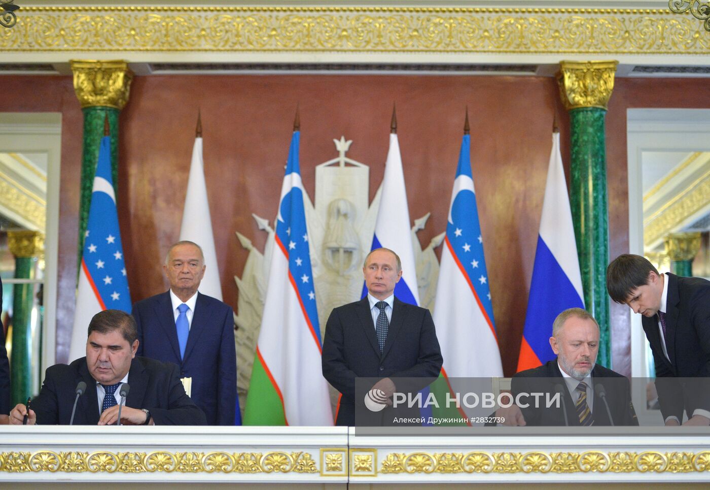 Президент РФ В. Путин проводит переговоры с президентом Узбекистана И. Каримовым