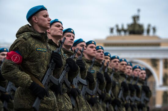 Репетиция пешей части военного парада Победы в Санкт-Петербурге