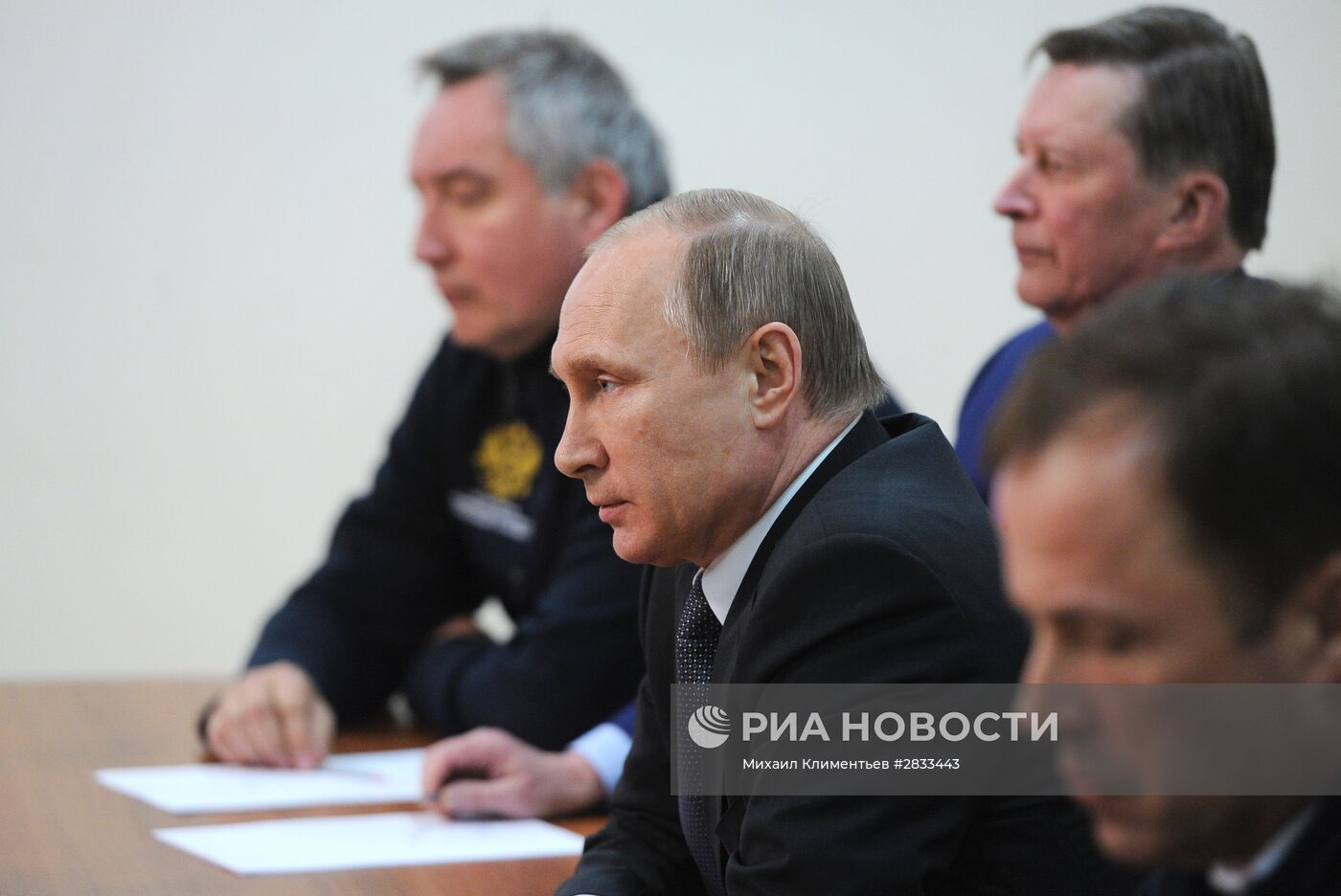 Президент РФ В. Путин провел заседание Госкомиссии по старту РН "Союз-2.1а"