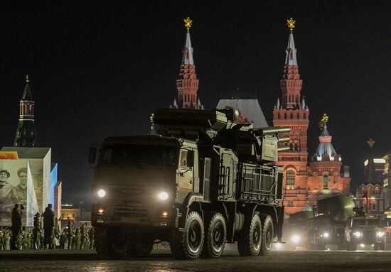 Ночная репетиция парада Победы на Красной площади