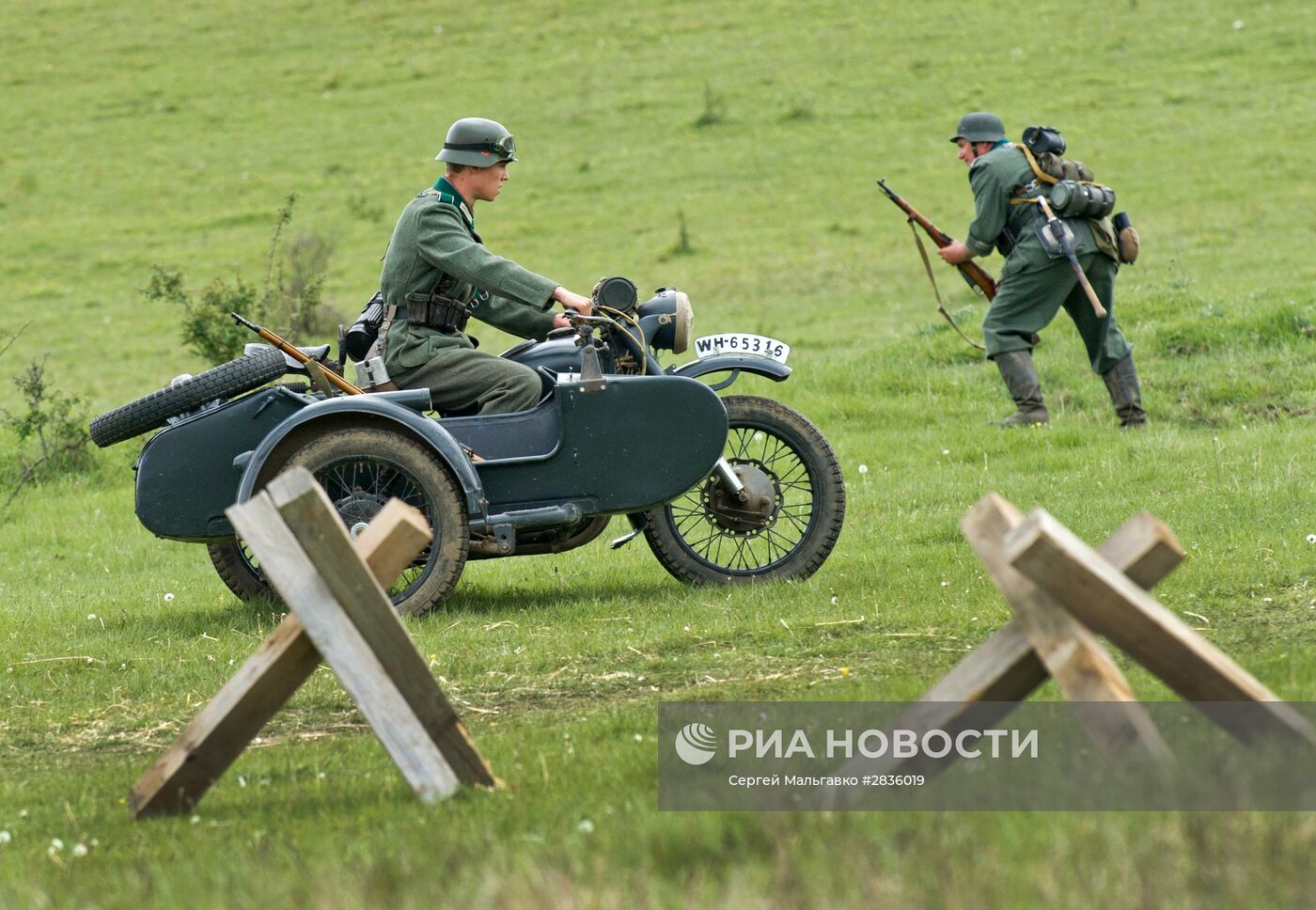 Реконструкция боев за освобождение Симферополя