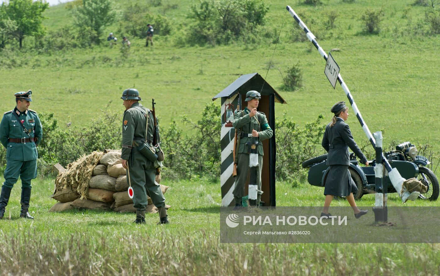 Реконструкция боев за освобождение Симферополя