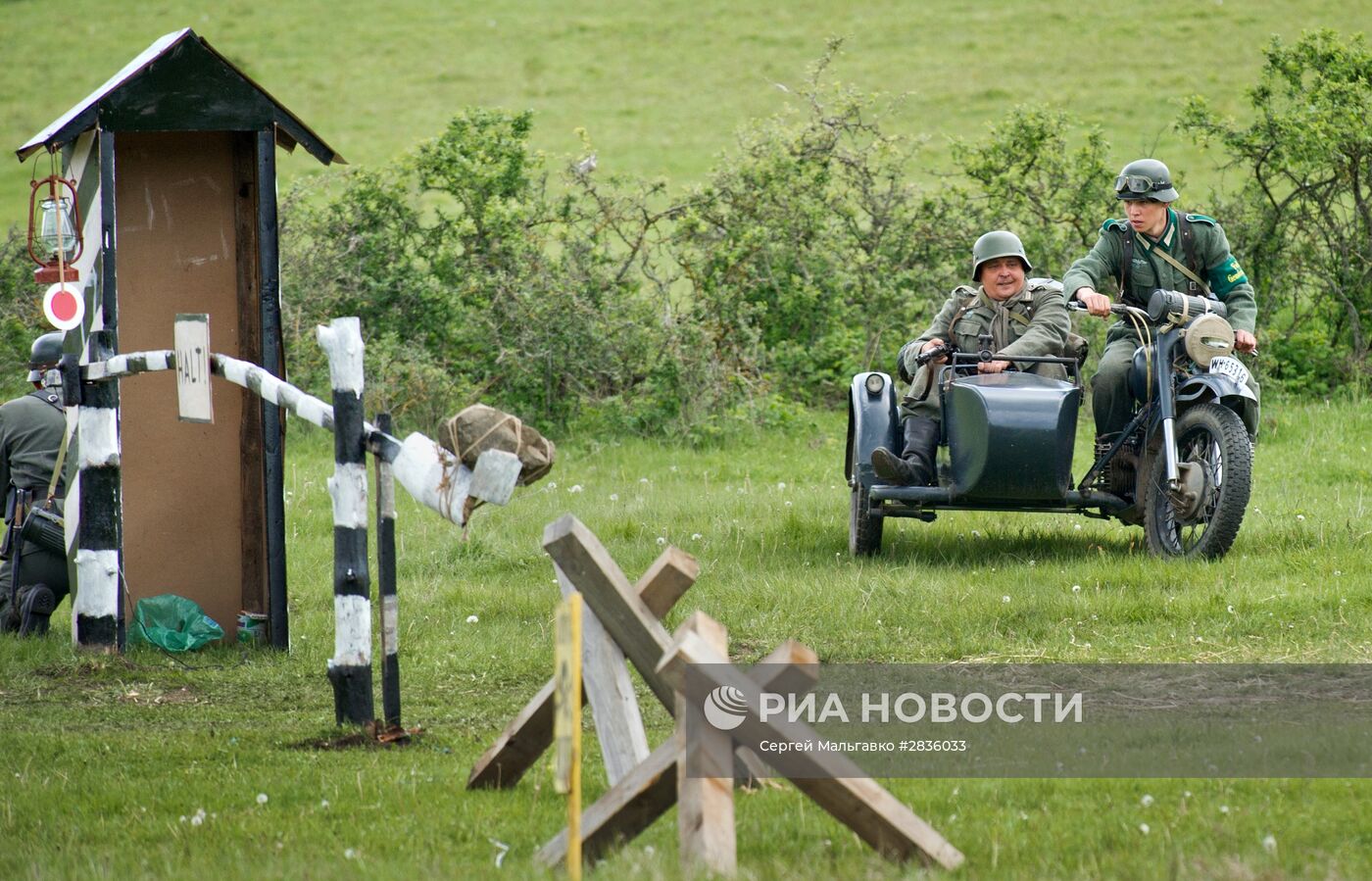 Реконструкция боев за освобождение Симферополя