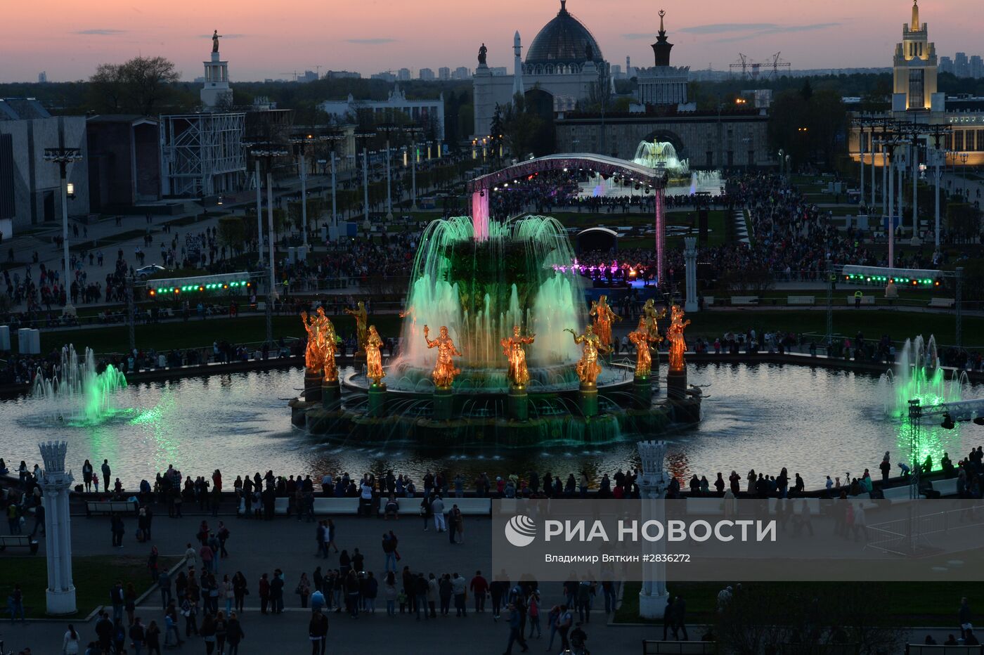 Запуск фонтанов на ВДНХ