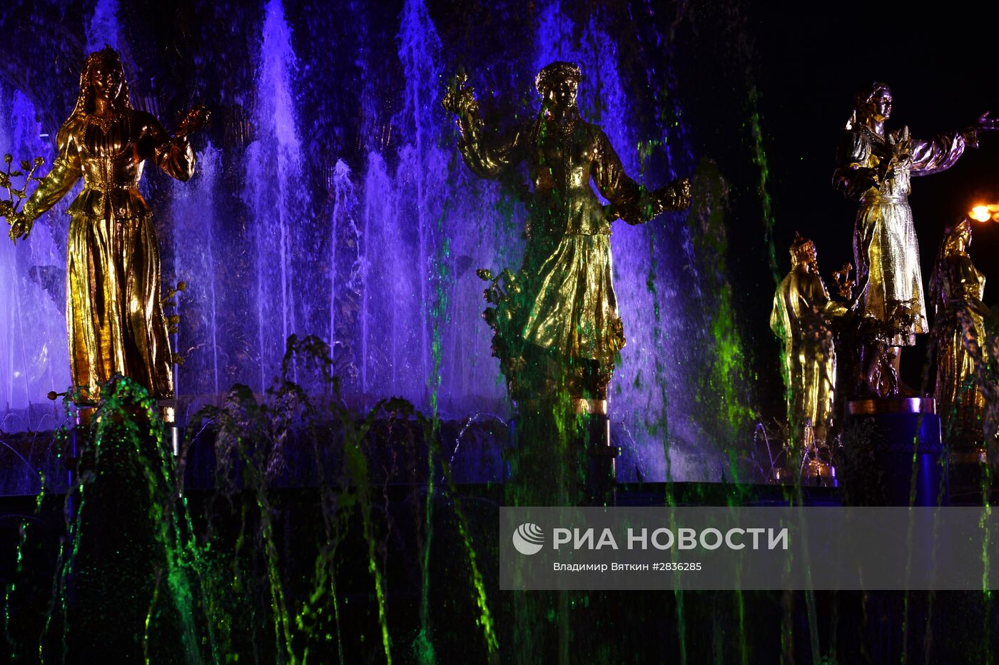 Запуск фонтанов на ВДНХ