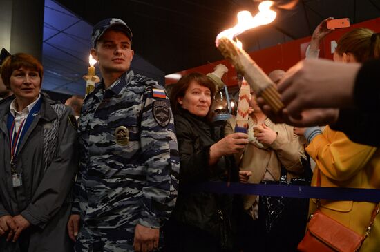 Встреча Благодатного огня в аэропорту Внуково