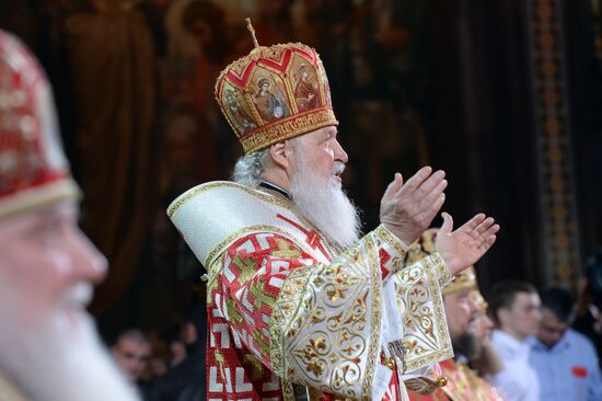 Пасхальное богослужение в храме Христа Спасителя в Москве