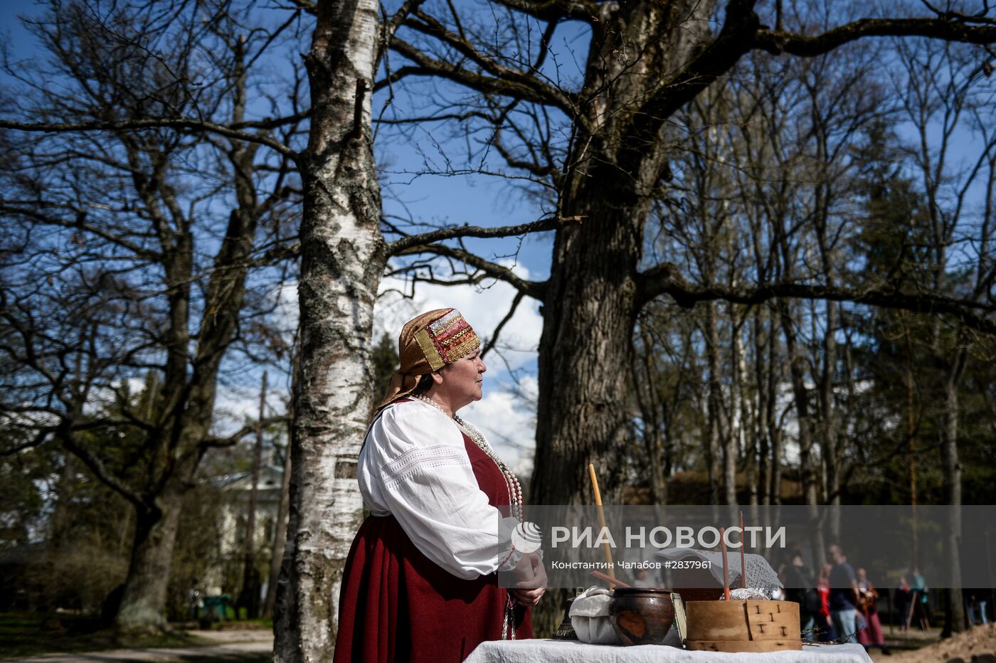 Праздник "Светлая седмица" в музее деревянного зодчества "Витославлицы" в Новгородской области