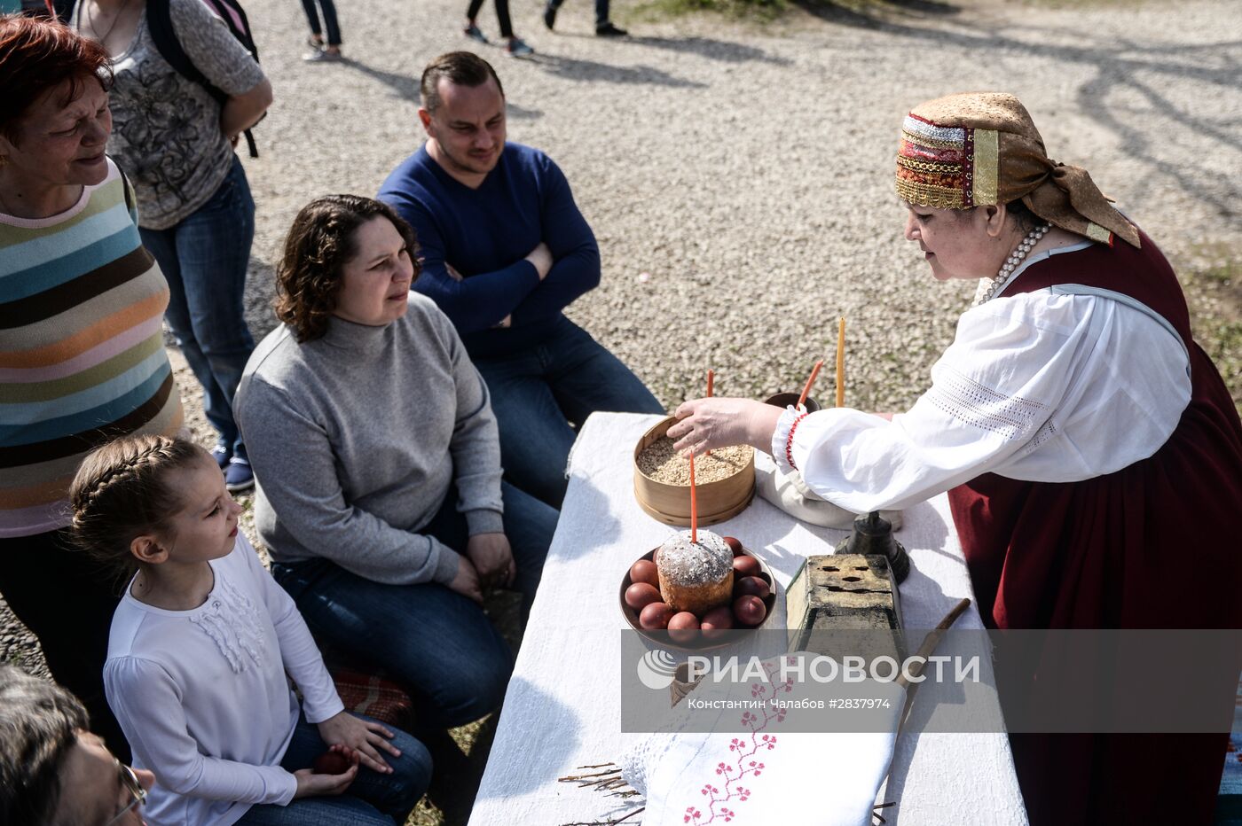 Праздник "Светлая седмица" в музее деревянного зодчества "Витославлицы" в Новгородской области