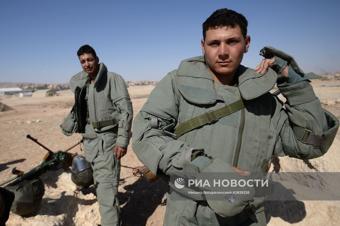 Обучение сирийских солдат поисковой тактике и обнаружению взрывных устройств
