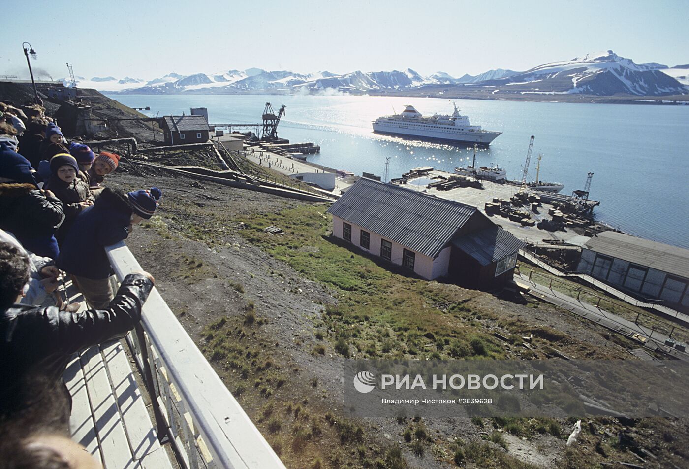Поселок Баренцбург на острове Шпицберген
