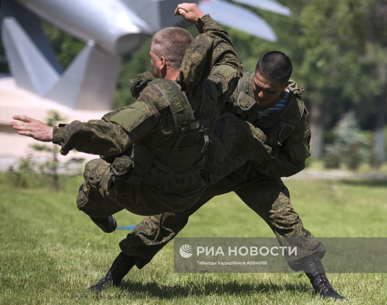 Акция "Бессмертный полк" на военной базе ОДКБ в Киргизии