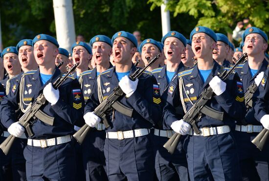 Генеральная репетиция парада Победы в городах России
