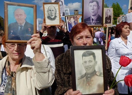 Шествие "Бессмертный полк" в городах России
