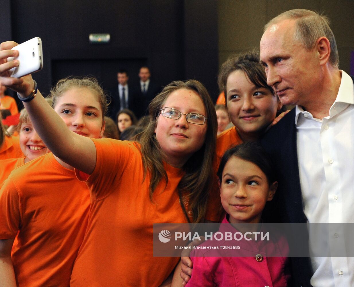 Президент РФ В. Путин посетил образовательный центр "Сириус" в Сочи