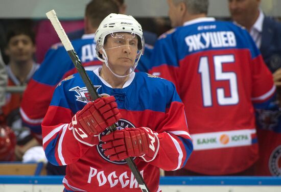 Президент РФ В. Путин принял участие в гала-матче турнира Ночной хоккейной лиги