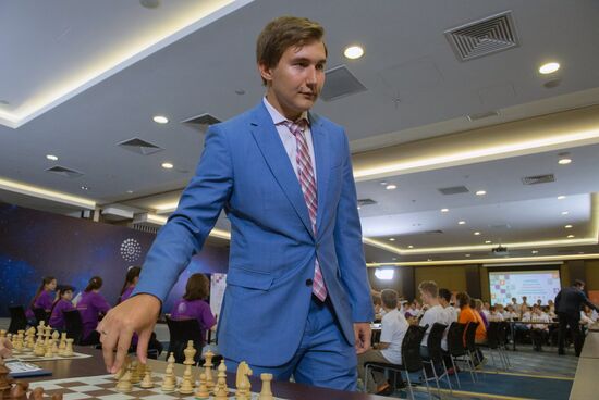 Президент РФ В. Путин посетил образовательный центр "Сириус" в Сочи