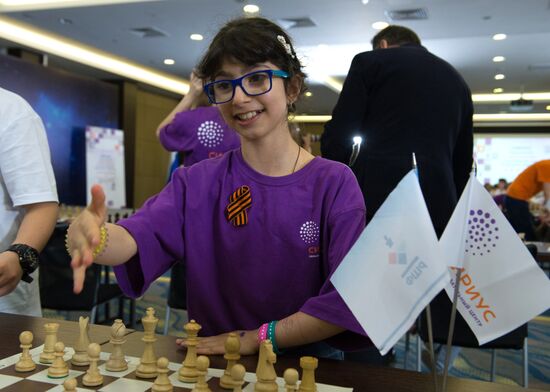 Президент РФ В. Путин посетил образовательный центр "Сириус" в Сочи