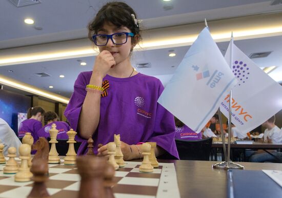 Президент РФ В. Путин посетил образовательный центр "Сириус" в Сочи