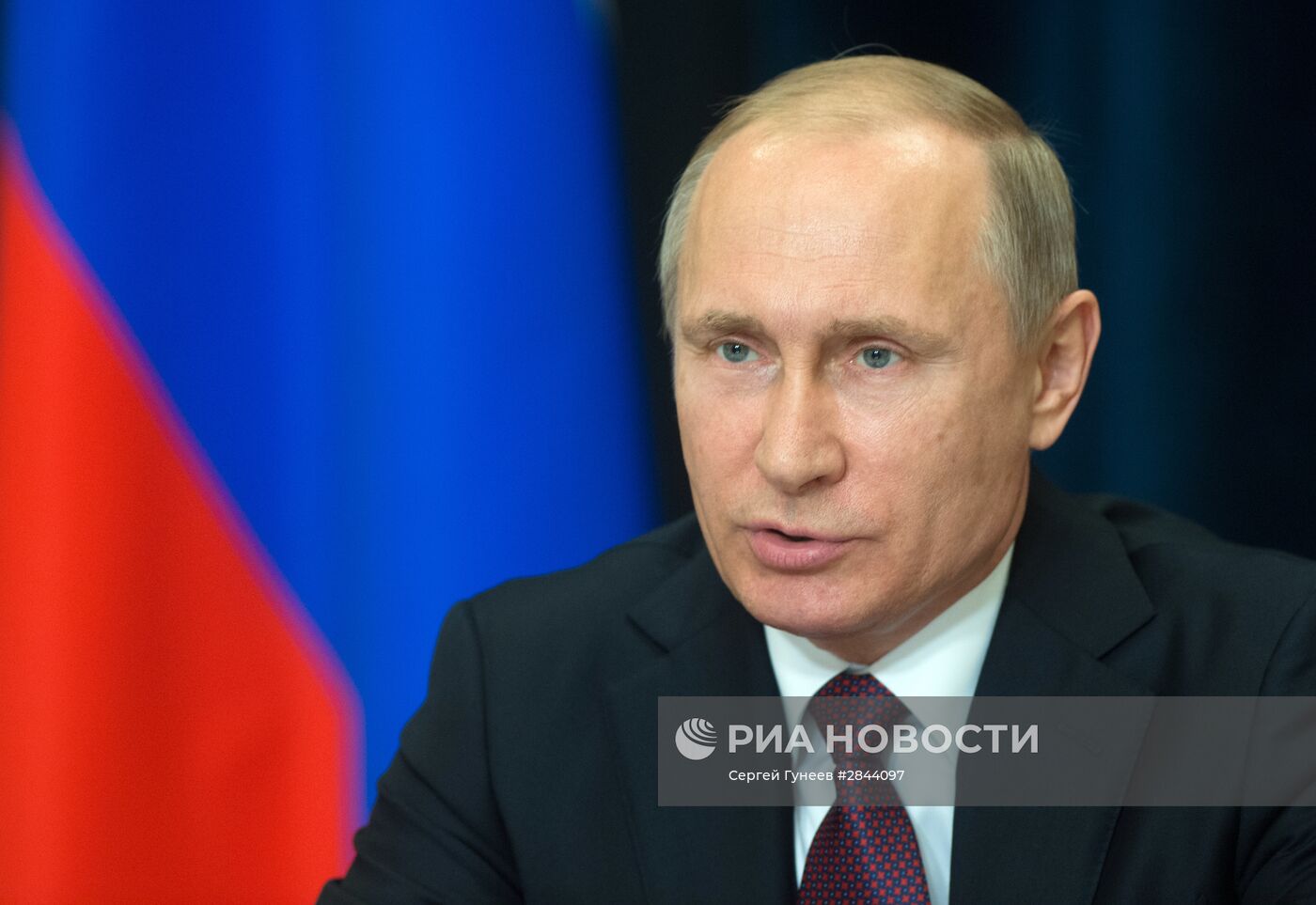 Президент РФ В. Путин провел совещание по вопросам энергообеспечения Крыма