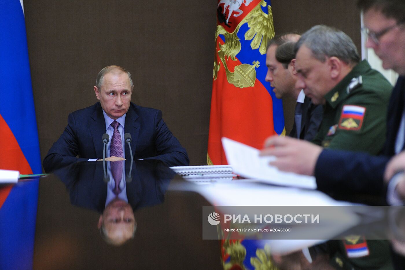 Президент РФ В. Путин провел в Сочи совещание по авиации
