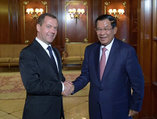 Премьер-министр РФ Д. Медведев встретился с премьером Камбоджи Хун Сеном