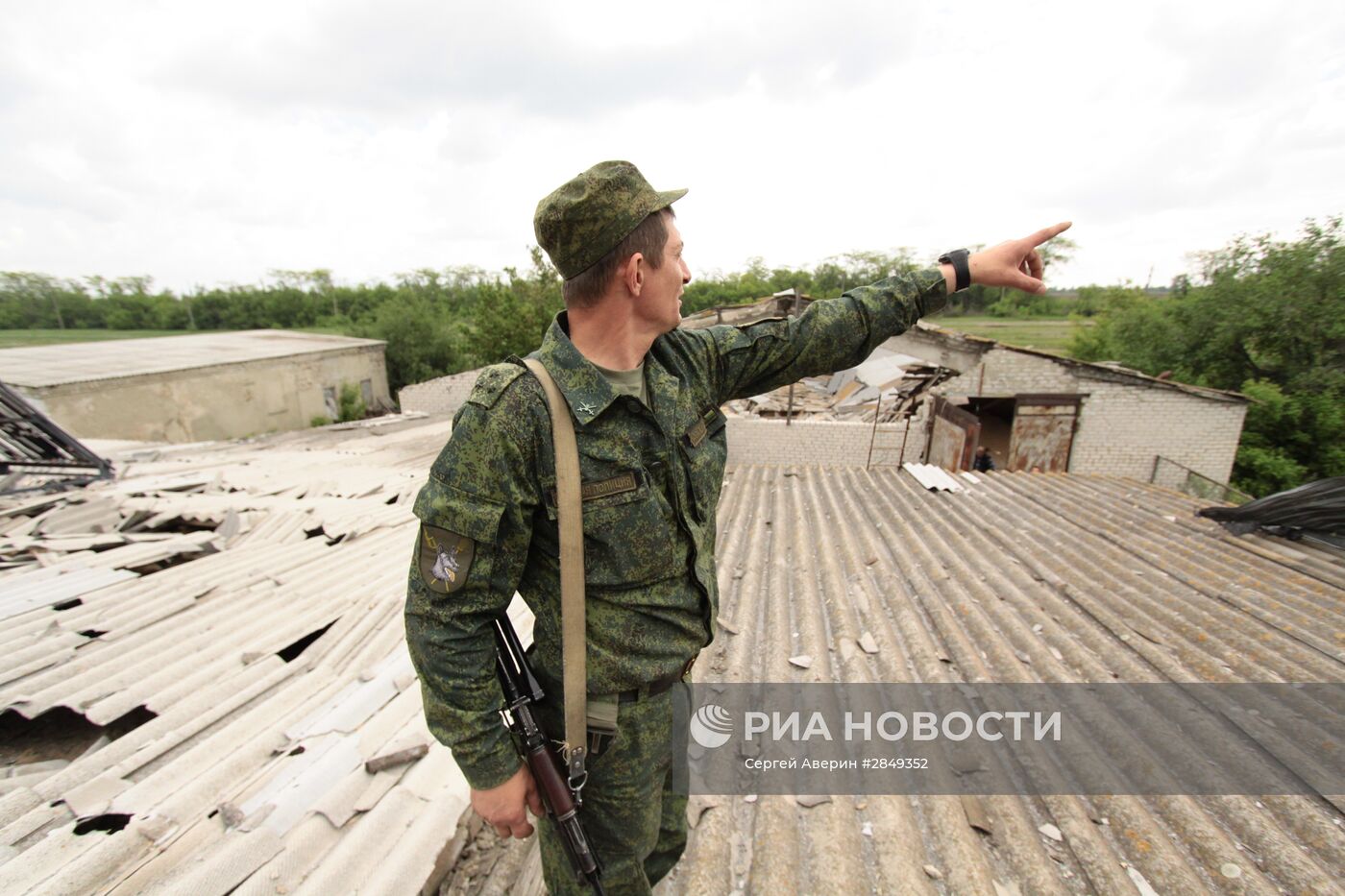 Последствия обстрела Докучаевска в Донецкой области