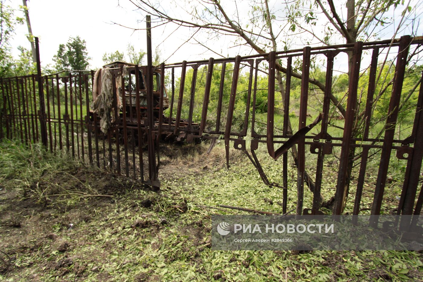 Последствия обстрела Докучаевска в Донецкой области