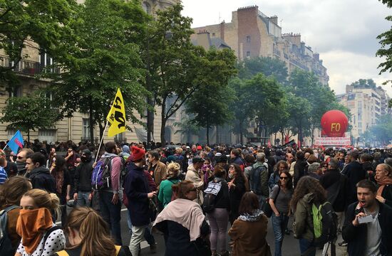 Акция протеста против реформы труда в Париже