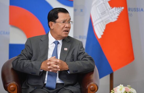 Двусторонняя встреча президента РФ В. Путина с премьер-министром Камбоджи Хун Сеном