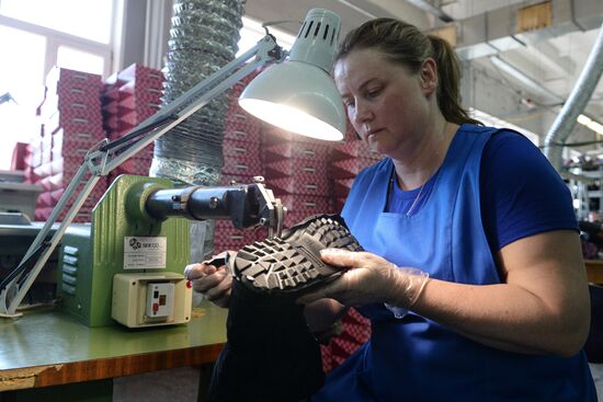 Производство ГК "Обувь России" в Новосибирской области