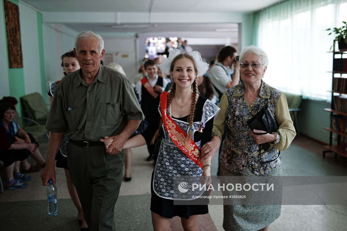 Празднование последнего звонка в школах России