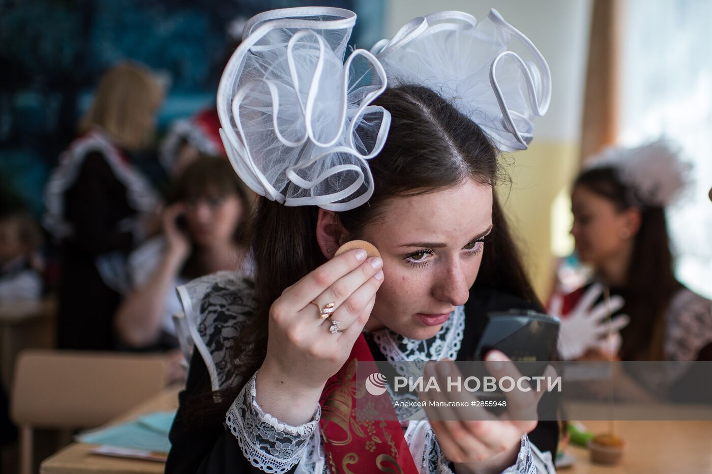 Празднование последнего звонка в школах России