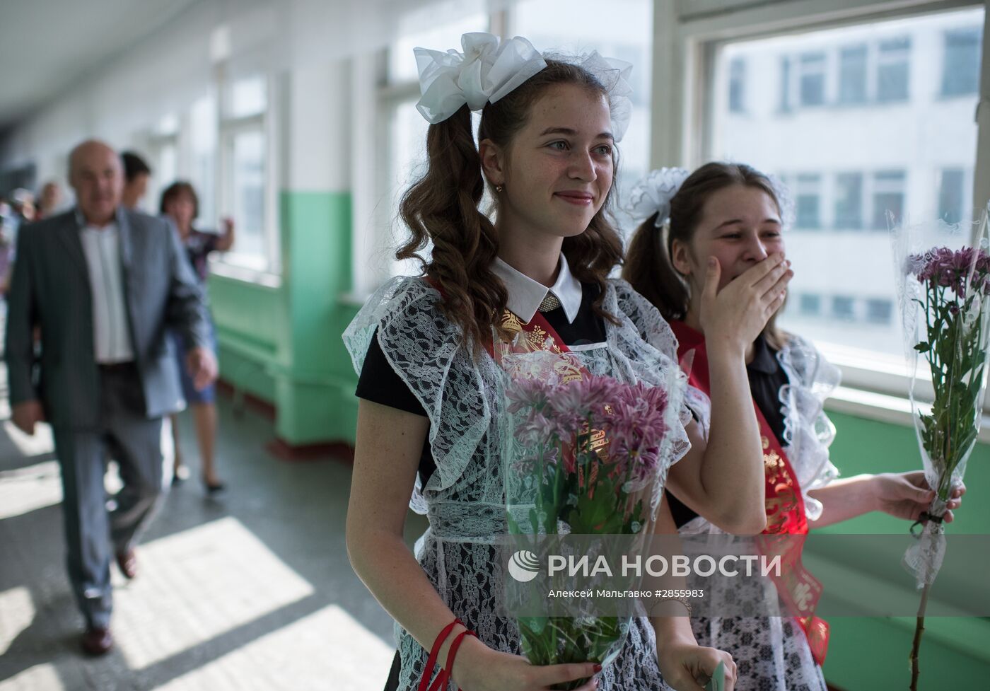 Празднование последнего звонка в школах России