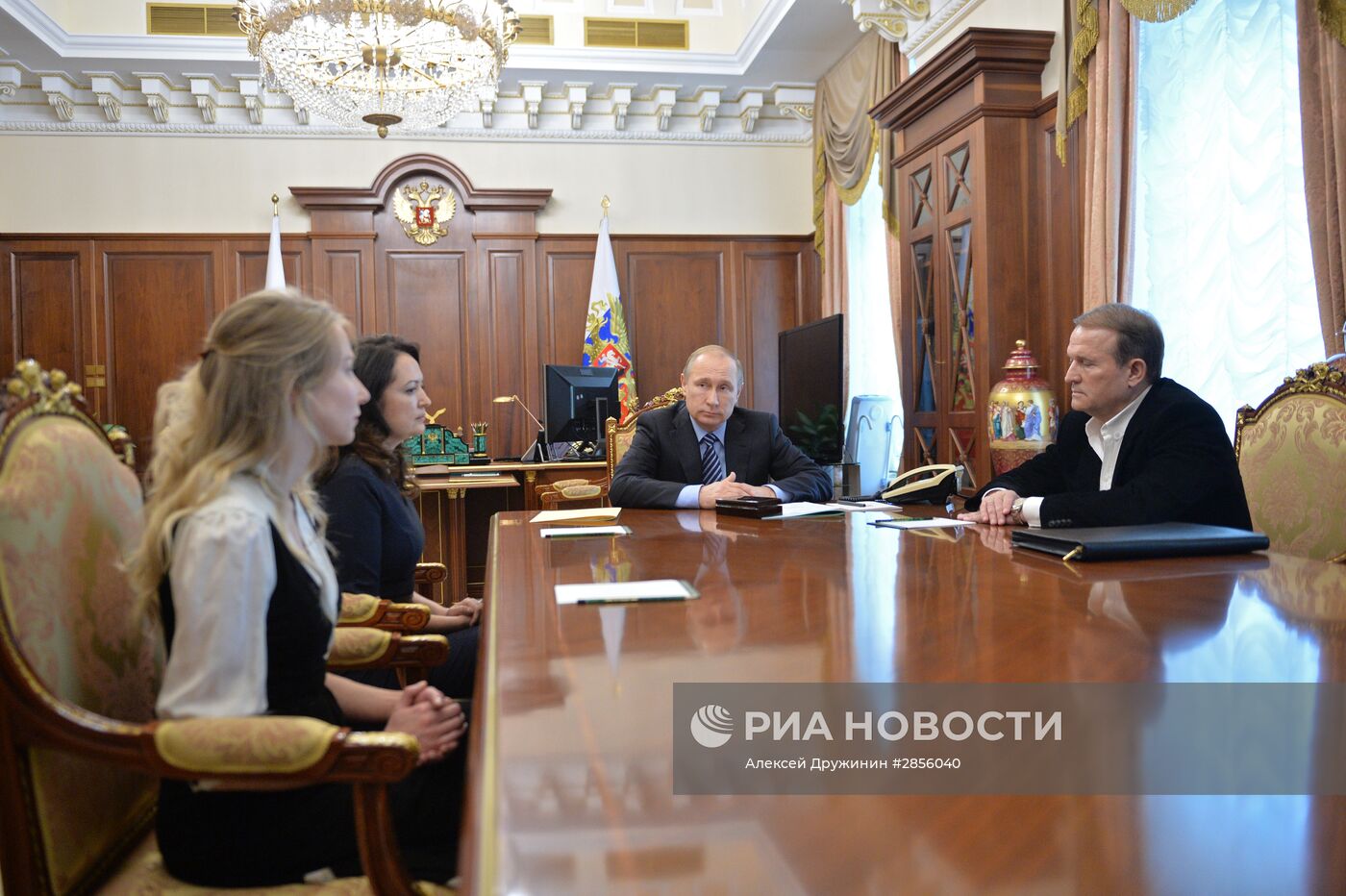 Президент РФ В. Путин встретился с родственниками журналистов, погибших на Украине при исполнении профессиональных обязанностей