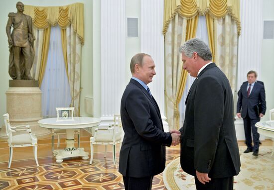 Президент РФ В. Путин встретился встречу с первым зам.председателя Госсовета и Совмина Кубы М. Бермудесом