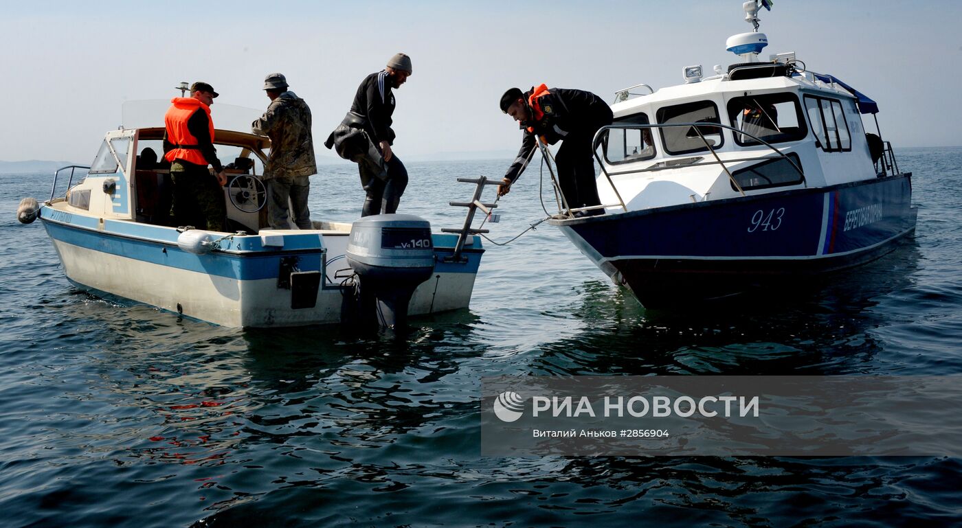 Рейд морских пограничников по проверке прибрежного лова в Приморском крае