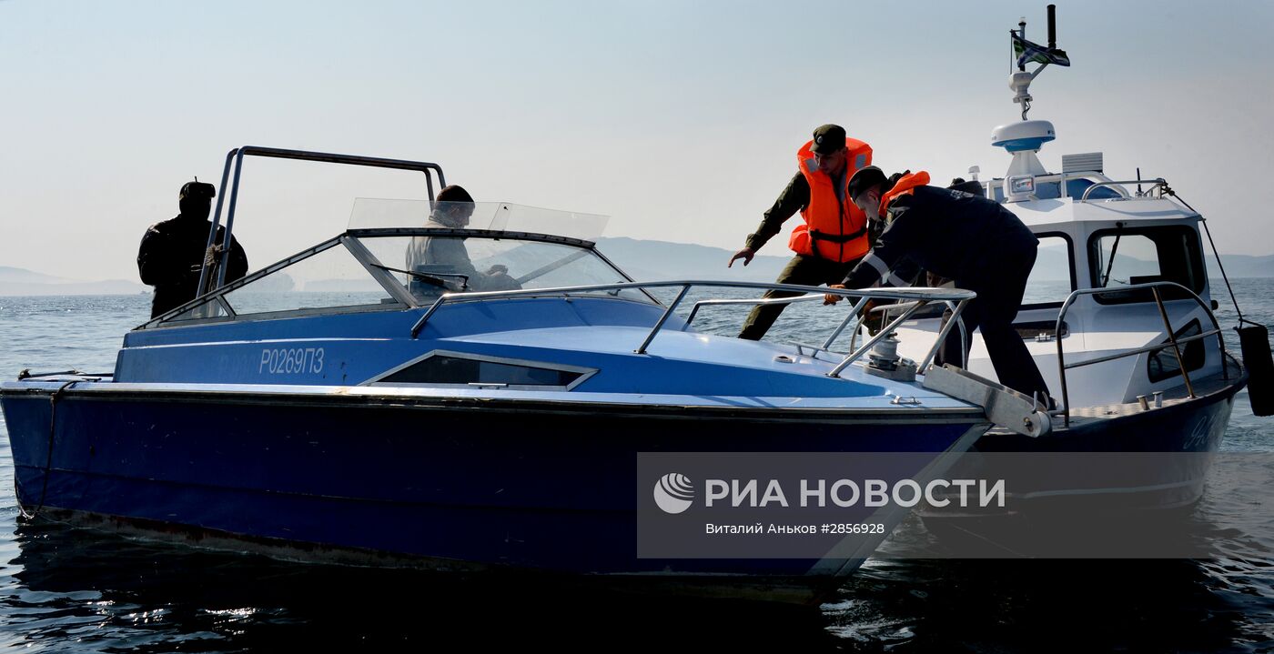 Рейд морских пограничников по проверке прибрежного лова в Приморском крае