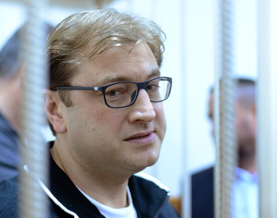Следствие просит суд Москвы продлить срок ареста миллиардера Михальченко
