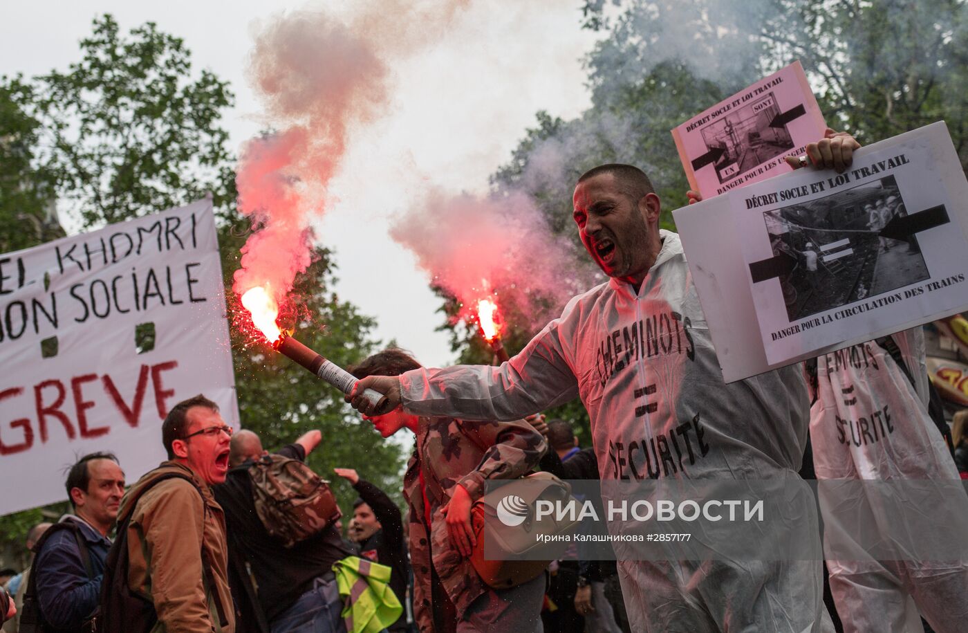 Акция протеста профсоюзов в Париже