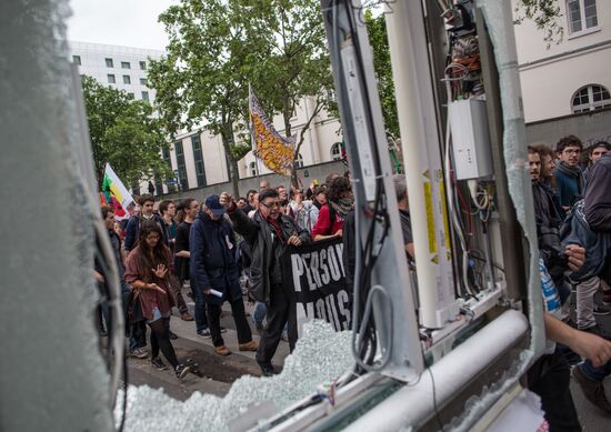 Акция протеста профсоюзов в Париже
