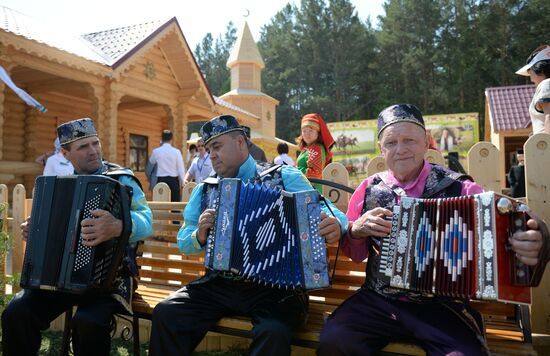 Праздник "Сабантуй" в городах России