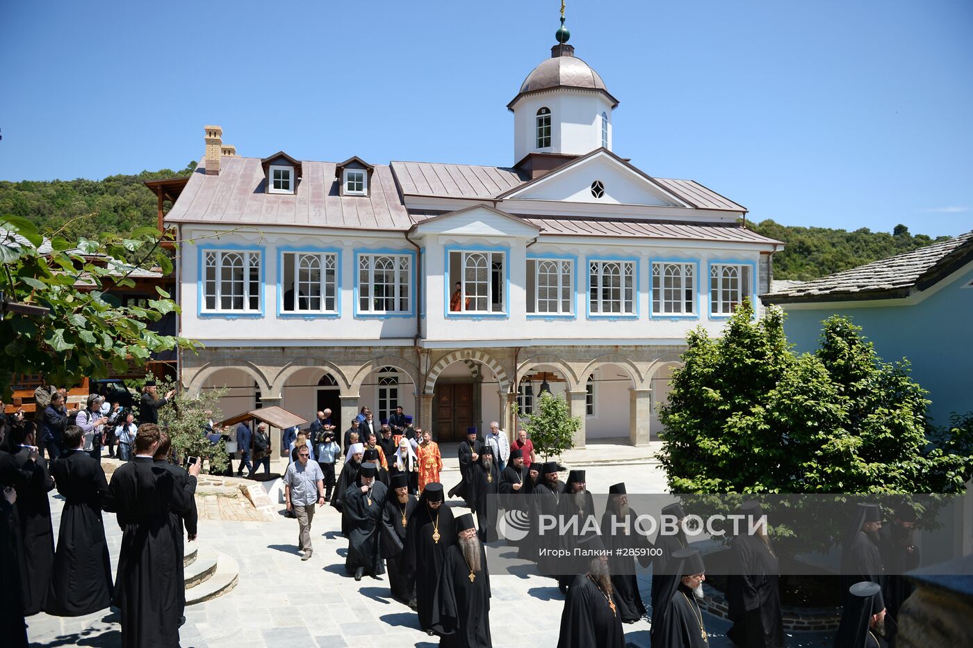 Патриарх Кирилл посетил священную гору Афон