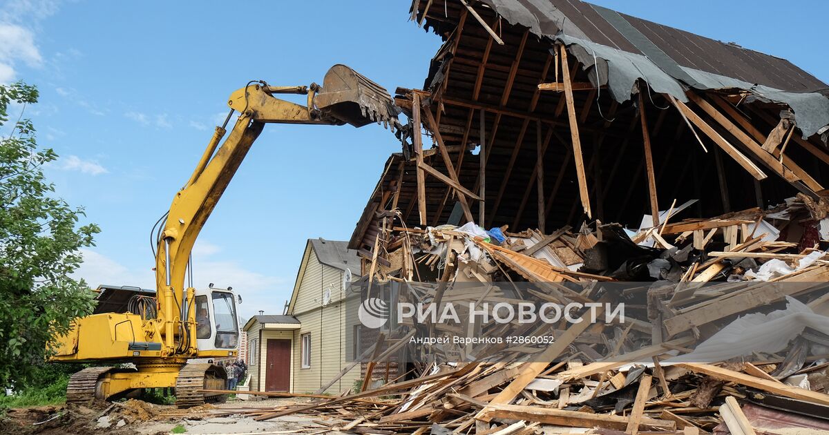 Незаконные дома. Снос здания. Снос построек. Снос дома. Незаконный снос.